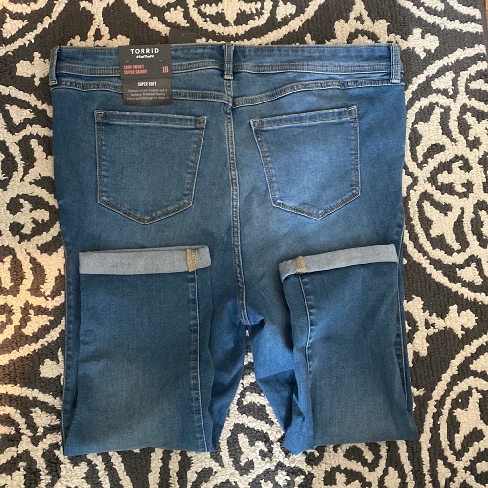 Torrid 18W crop jeans - Picture 2 of 5